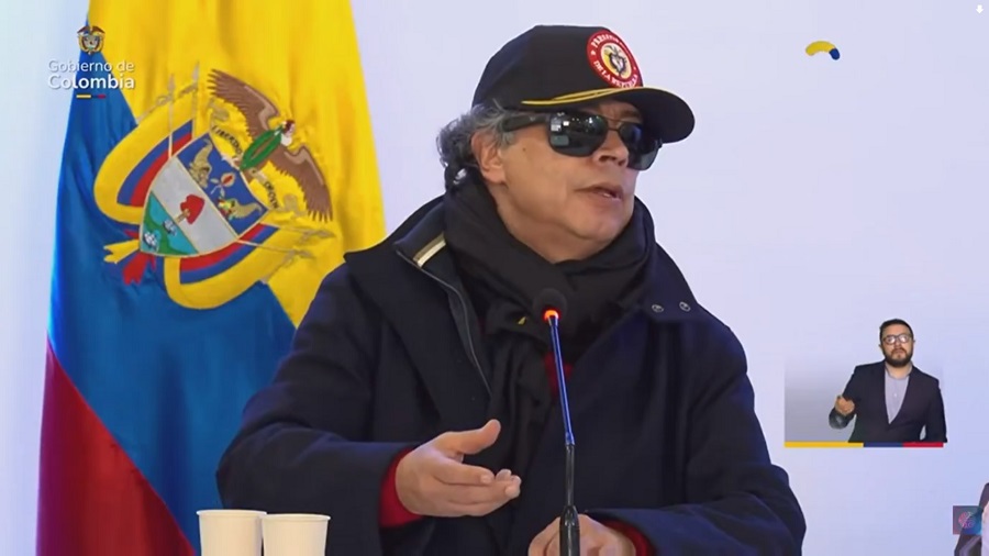 Que Ecuador explique los cargamentos de cocaína en barcos de negocios malolientes: Gustavo Petro